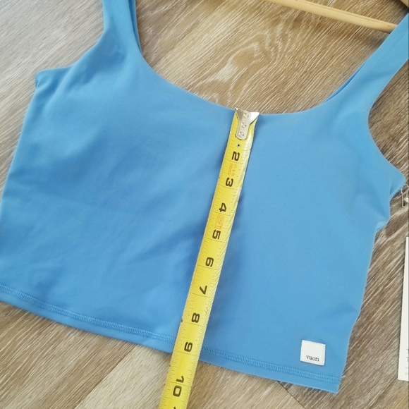 Vuori Daily Crop Tank Top Baltic Blue NWT Athletic Yoga Tennis Price Is Firm - Picture 7 of 12